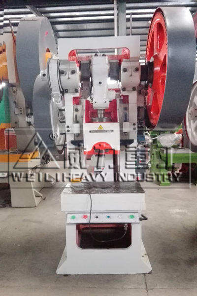 63噸沖床生產(chǎn)完